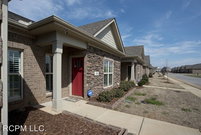 Building Photo - 18 Atherton Cir SW