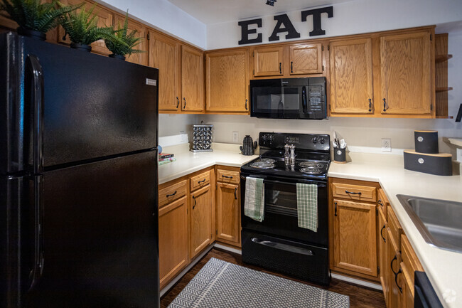 4 BR, 4 BA Standard - Student Quarters Johnson City | Student Ho...