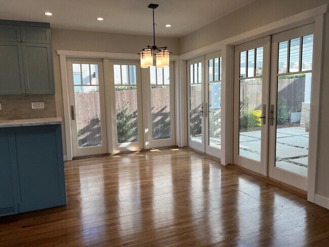 Dining Area - 2526 5th St