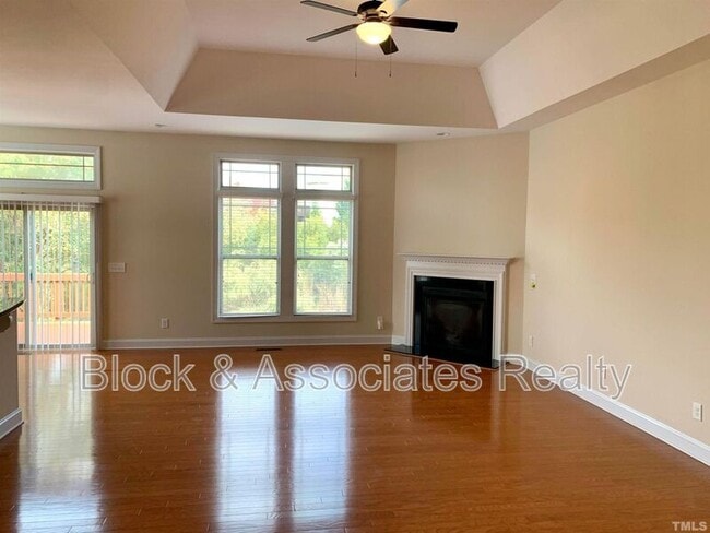 Foto del edificio - 706 Weavers Ridge Dr