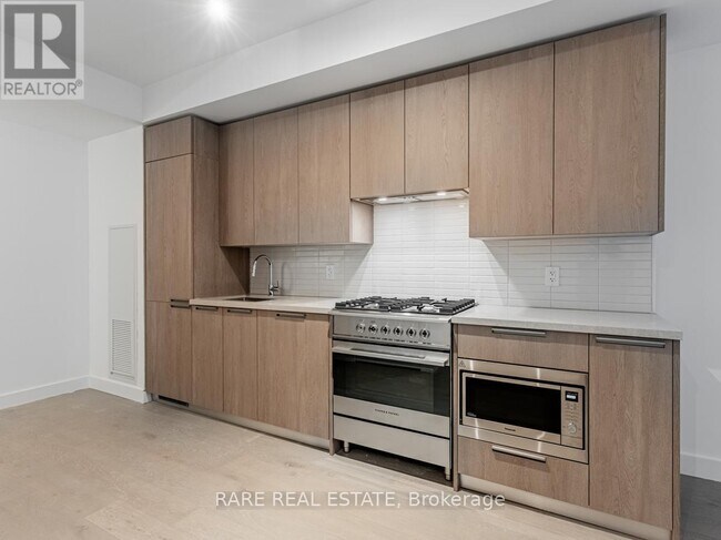 Photo du bâtiment - 160 Kingsway Crescent