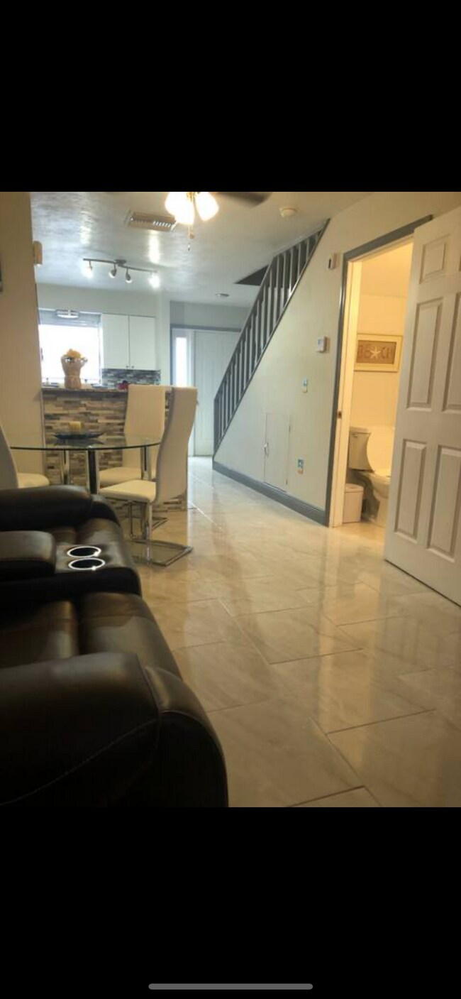 Foto del edificio - 13437 Heald Ln