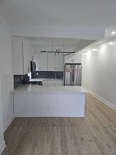 Building Photo - 2050 Strauss St