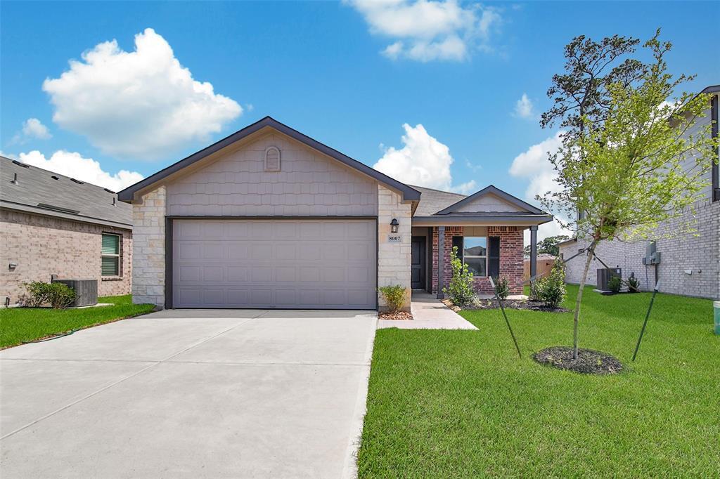 Foto principal - 8007 Camphor Ct