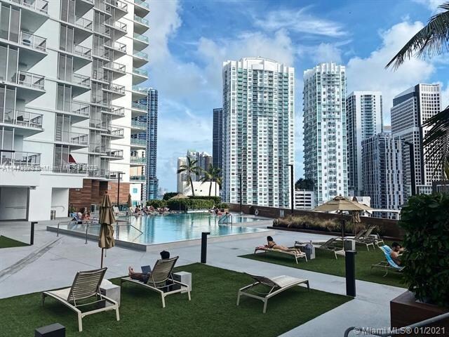 Foto del edificio - 350 S Miami Ave