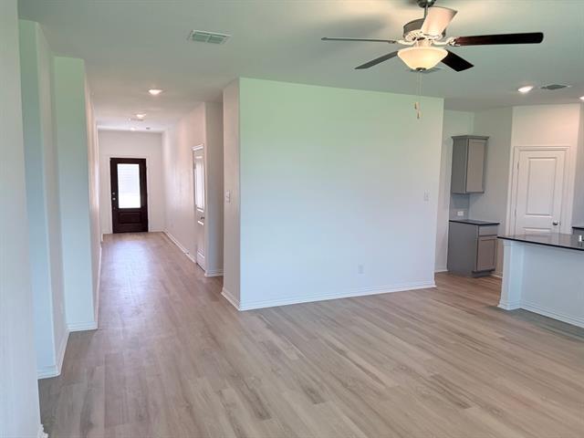 Foto del edificio - 1833 Lake Grove Dr