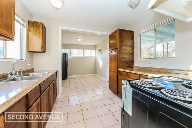 Building Photo - 6619 Pinnochio Dr