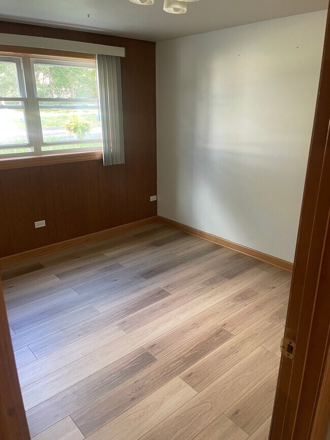 Foto del edificio - 8285 Archer Ave