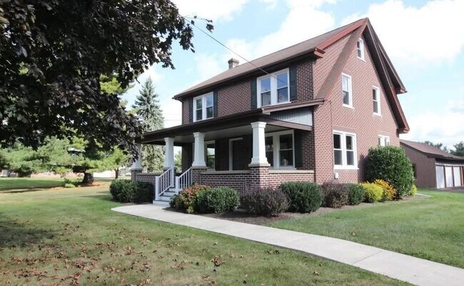Building Photo - 479 Allentown Rd