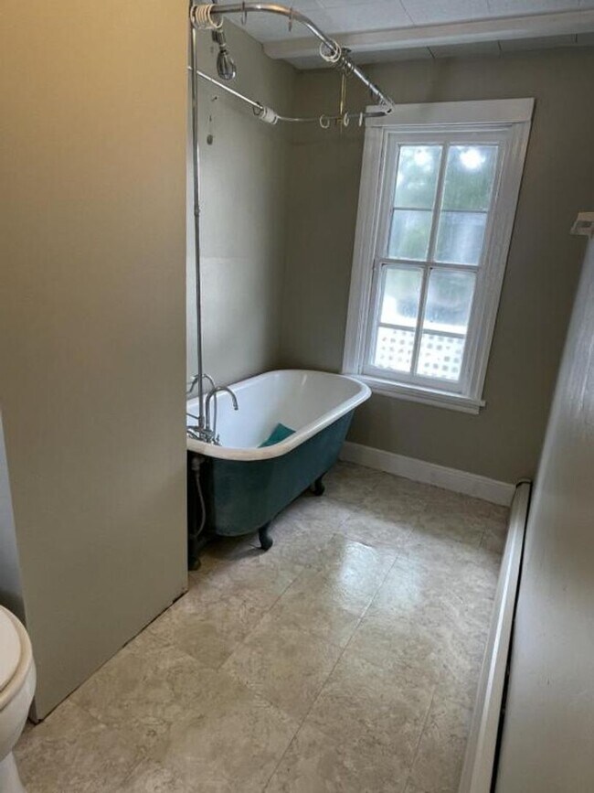 Foto del edificio - 3 Bedroom 1 Bath in Carlisle, PA!