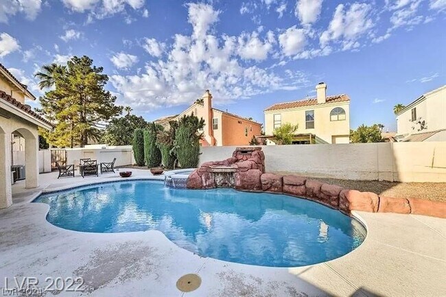 Foto del edificio - 371 Placer Creek Ln