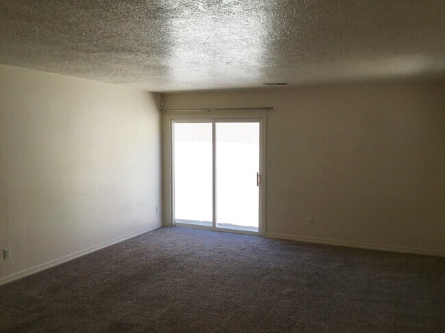 Foto del edificio - 1740 Sierra Norte Loop NE