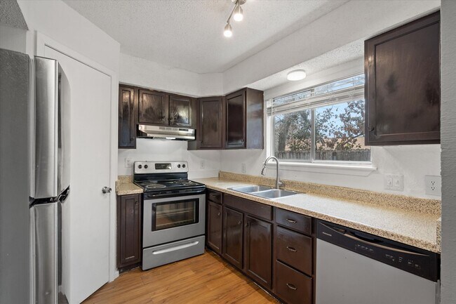 Foto del edificio - Perfectly Located Townhome in South Austin