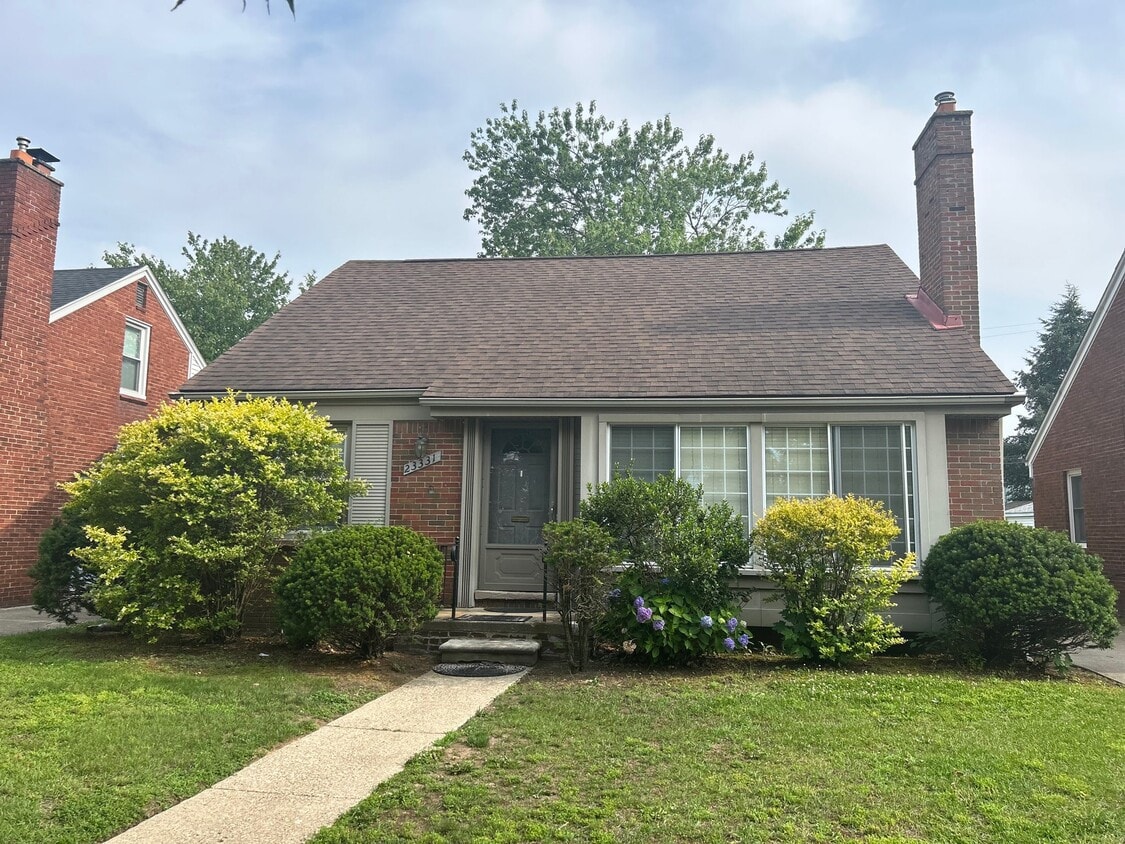 23331 Oak St, Dearborn, MI 48128 House Rental in Dearborn, MI