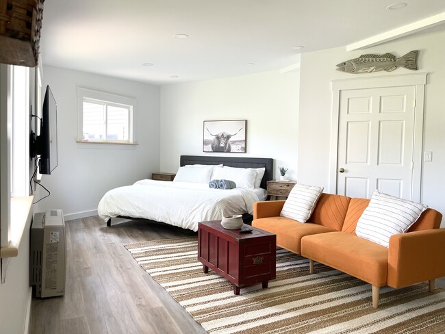 Building Photo - 17 Page St