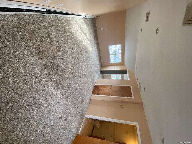 Foto del edificio - 44 Kingston Ave