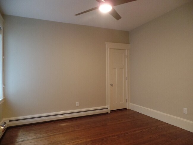 Foto del edificio - 61 Park Dr