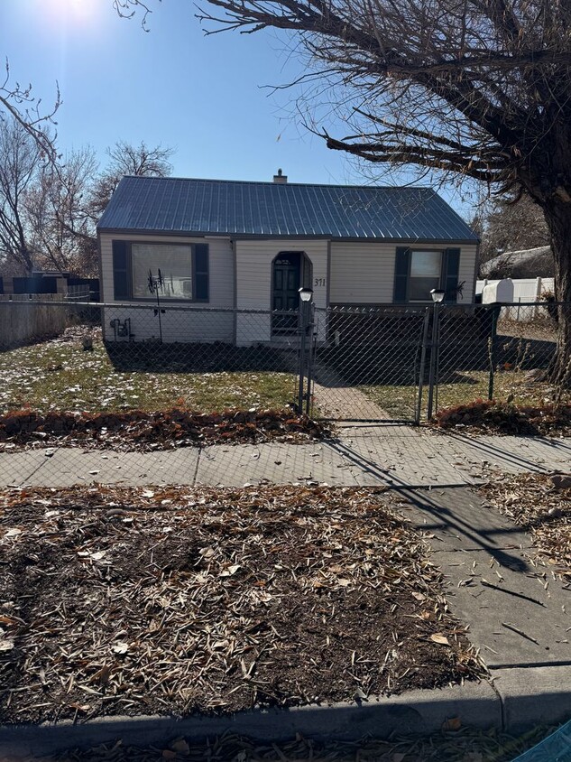 Primary Photo - 2 Bed 1 bath Single Family Home