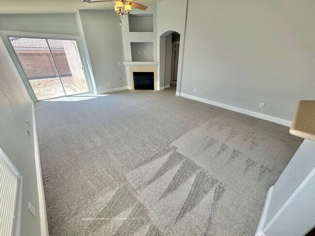 Foto del edificio - Stunning 4 bedroom home offering comfort and space in North Las Vegas