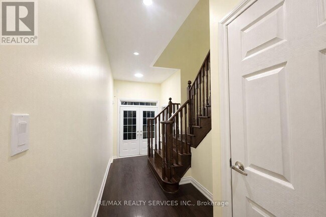 Building Photo - 26 Red Ash Ct