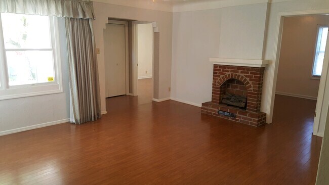 living room - 2609 13th St W