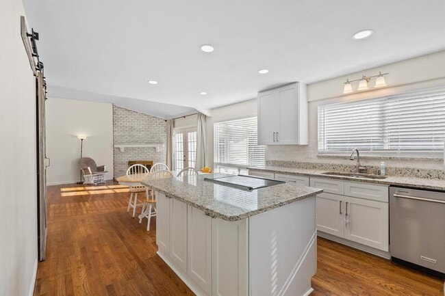 Building Photo - 12958 Ambois Dr