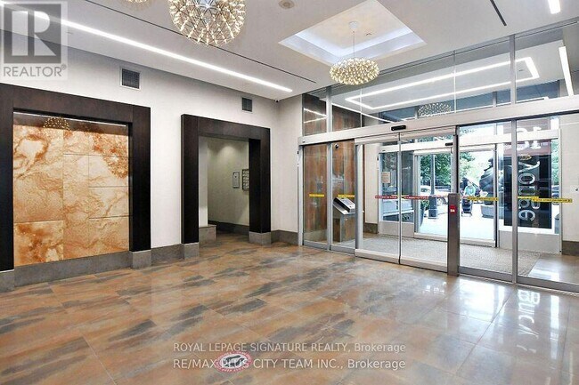 Photo du bâtiment - 18 Yonge St