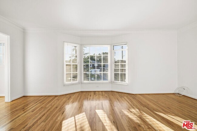 Foto del edificio - 5324 Vantage Ave