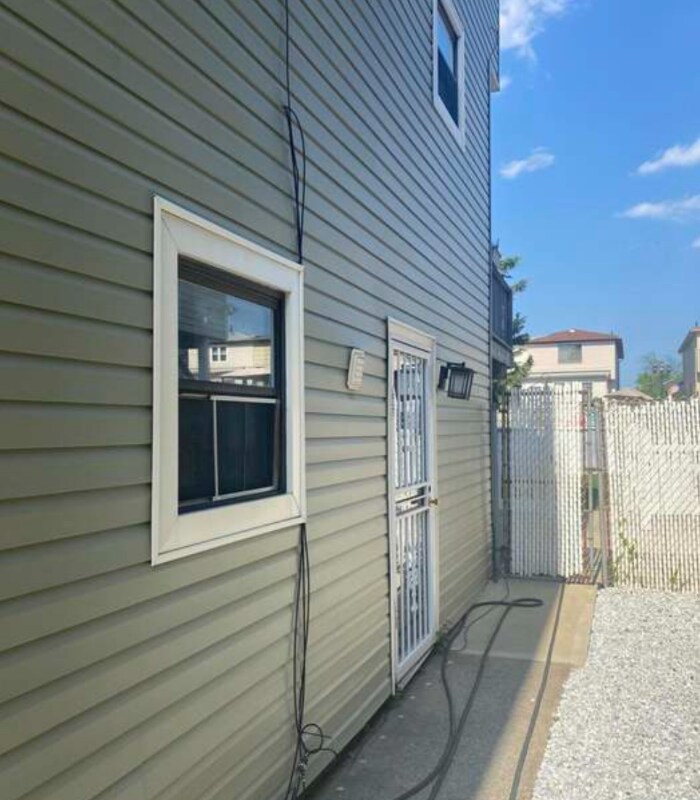 Primary Photo - 200 Grantwood Ave