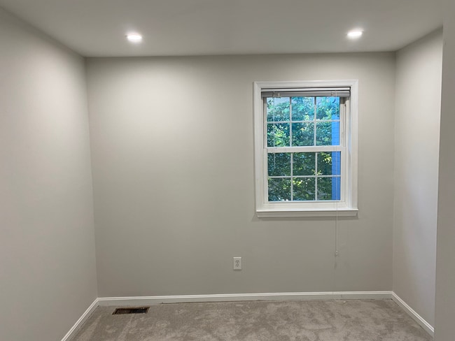 Building Photo - 8152 Larkin Ln