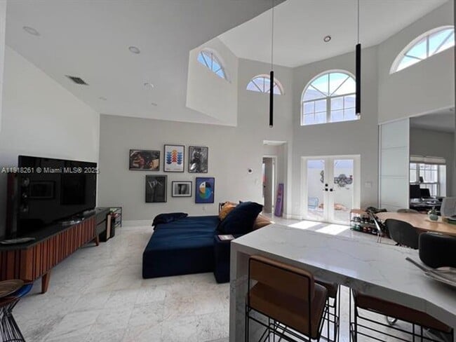 Foto del edificio - 3070 Allamanda St