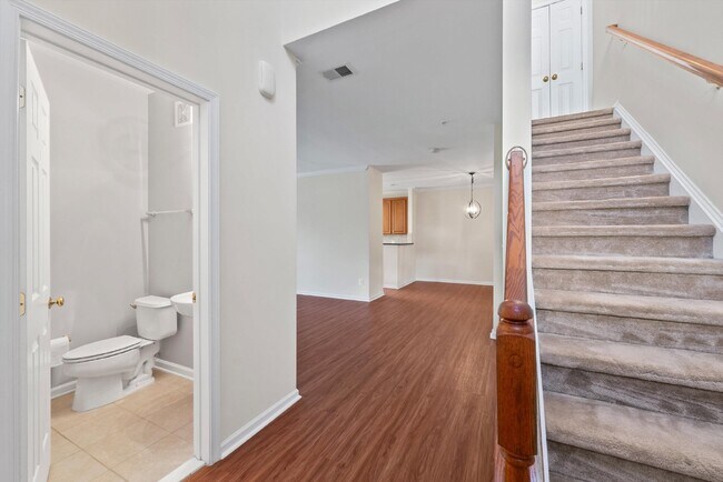 Foto del edificio - Experience luxurious living in this two-bedroom, two-bath condo located in the Ridges at Belmont ...