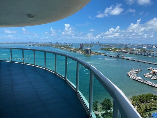 Building Photo - 1800 N Bayshore Dr