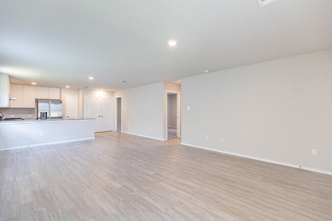 Building Photo - 707 Ambush Ridge