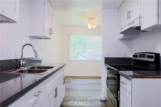 Foto del edificio - 2709 S Baker St