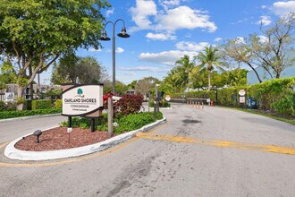 Building Photo - 3101 Oakland Shores Dr