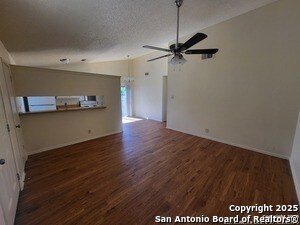 Foto del edificio - 9911 Ardash Ln