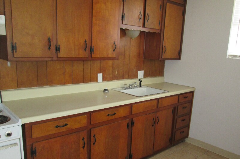 519 W Main St, Azle, TX 76020 Room for Rent in Azle, TX