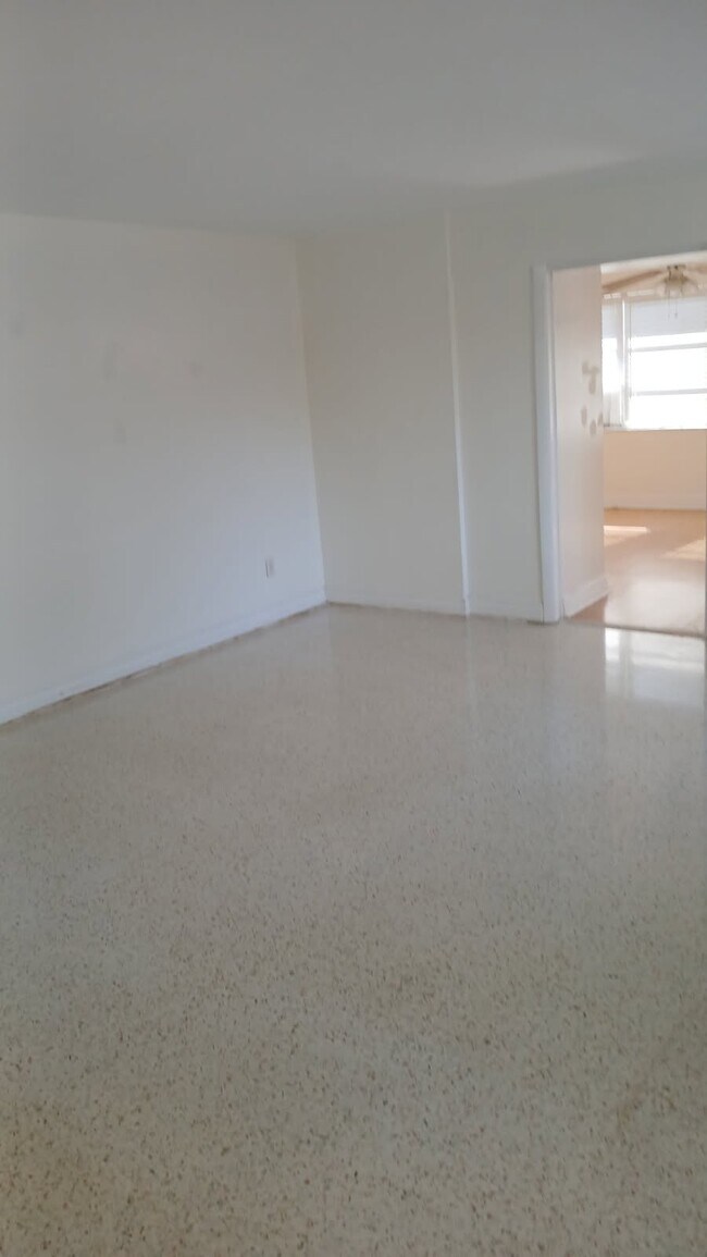 Foto del edificio - 941 Highland Ave