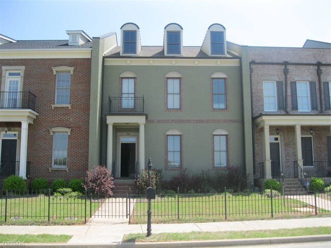 Building Photo - 116 Park Square Ln