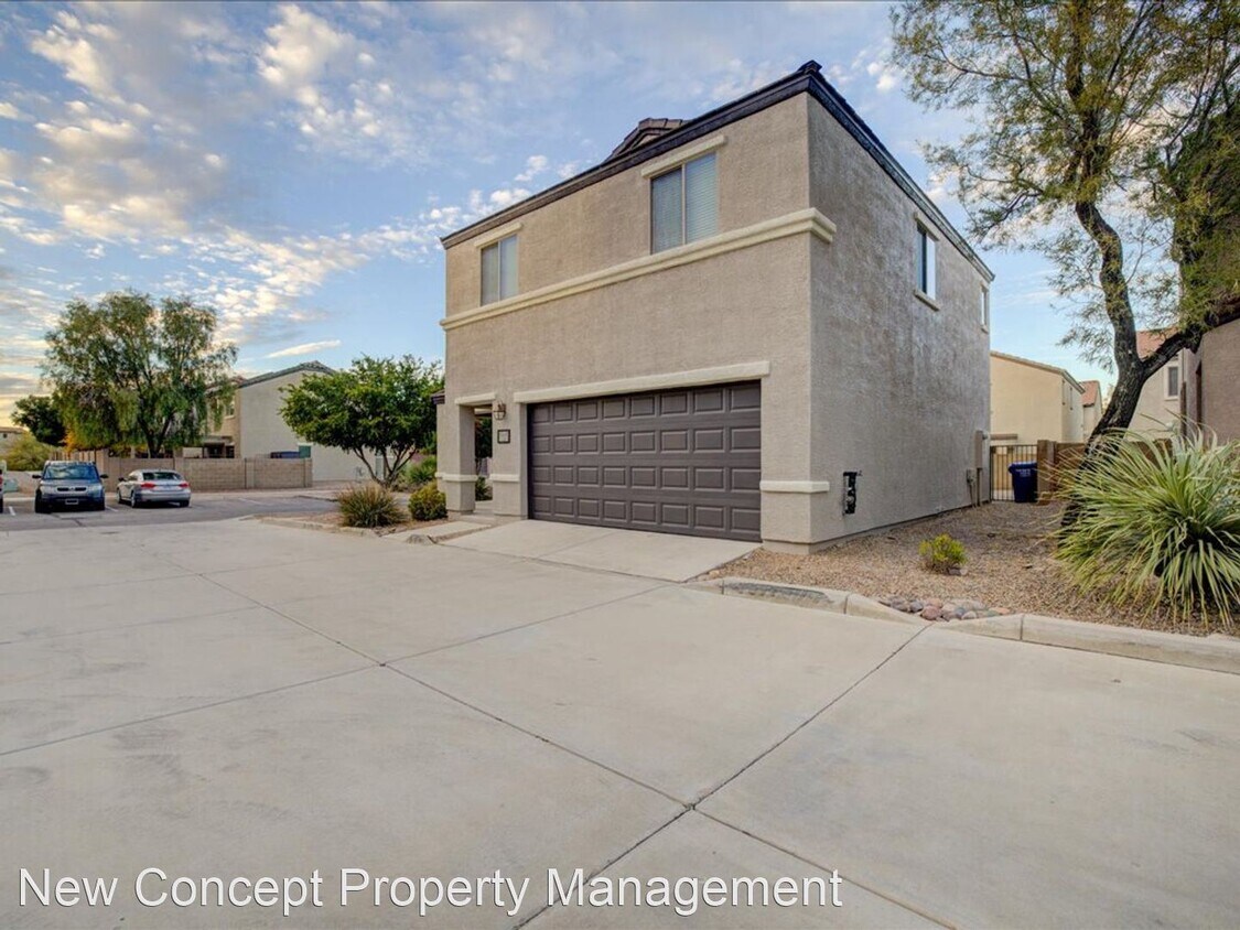 Primary Photo - 4 br, 2.5 bath House - 6071 S. Hawks Hollo...