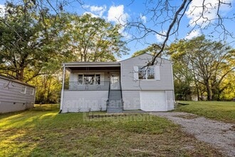 Building Photo - 932 5 Mile Rd