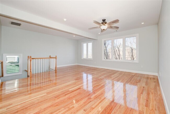 Foto del edificio - 184 W 49th St