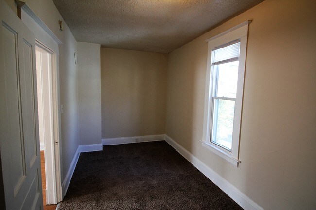 Photo - 744 Oakland Ave SW