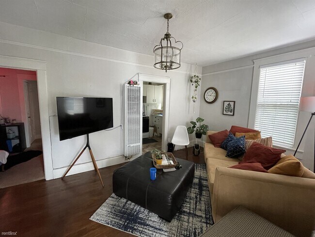 Foto del edificio - 1 br, 1 bath House - 3621 Fourth Avenue 3625