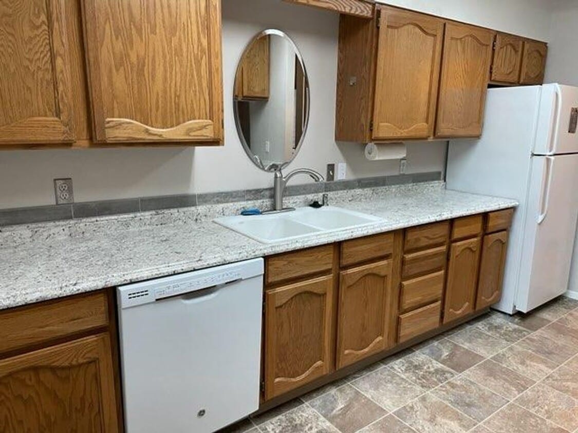 Primary Photo - 2 bedroom 2 bath PLUS LOFT with single car...