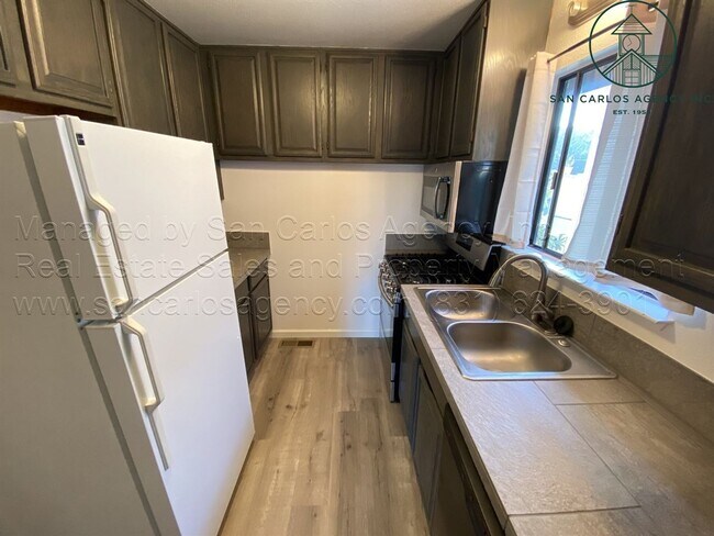 Building Photo - Three Bed Three Bath Home Walkable to Downtown Monterey