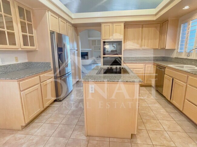 Building Photo - 16044 E Sunflower Dr