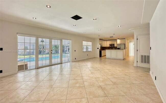 Foto del edificio - Northeast 18th Court, Miami, FL 33179 - 4 BR 2 BA house