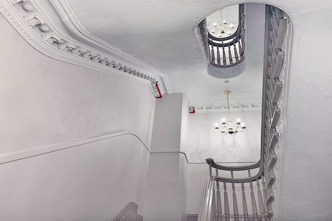 Photo du bâtiment - Saint-Luc Apartments